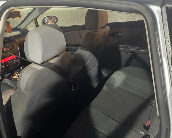 Серый Сеат Леон, объемом двигателя 1.6 л и пробегом 212 тыс. км за 5000 $, фото 9 на Automoto.ua