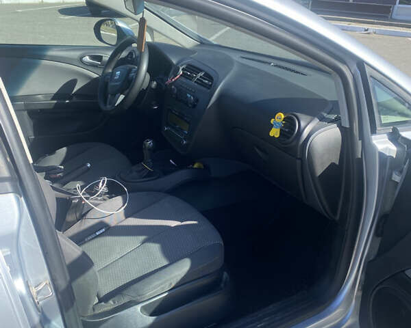 Сірий Сеат Leon, об'ємом двигуна 1.6 л та пробігом 218 тис. км за 5000 $, фото 6 на Automoto.ua
