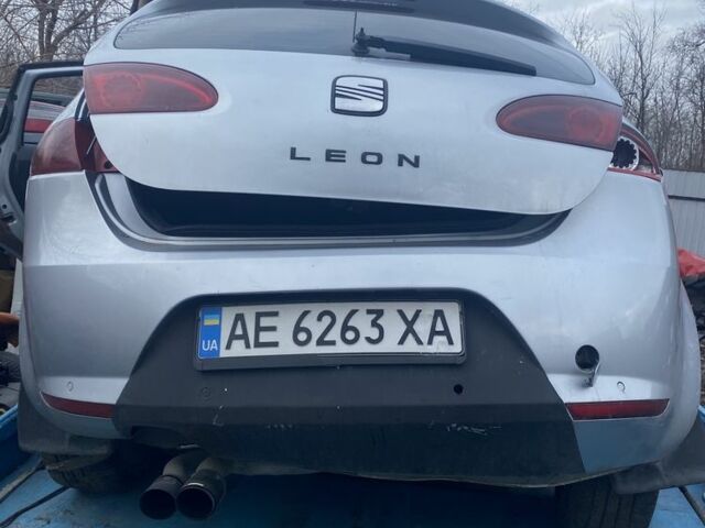 Сірий Сеат Leon, об'ємом двигуна 0 л та пробігом 156 тис. км за 1950 $, фото 4 на Automoto.ua