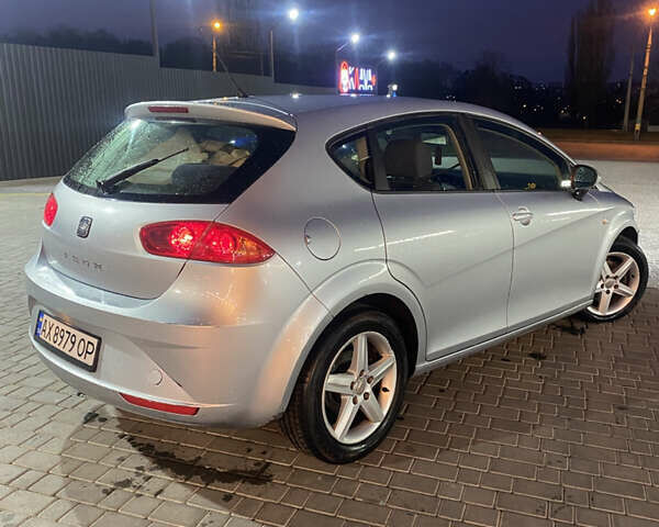 Серый Сеат Леон, объемом двигателя 1.6 л и пробегом 212 тыс. км за 5000 $, фото 4 на Automoto.ua