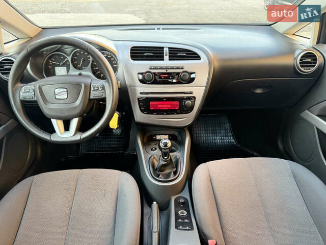 Сірий Сеат Leon, об'ємом двигуна 1.4 л та пробігом 238 тис. км за 5900 $, фото 24 на Automoto.ua