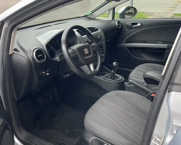 Сірий Сеат Leon, об'ємом двигуна 1.6 л та пробігом 203 тис. км за 7500 $, фото 16 на Automoto.ua