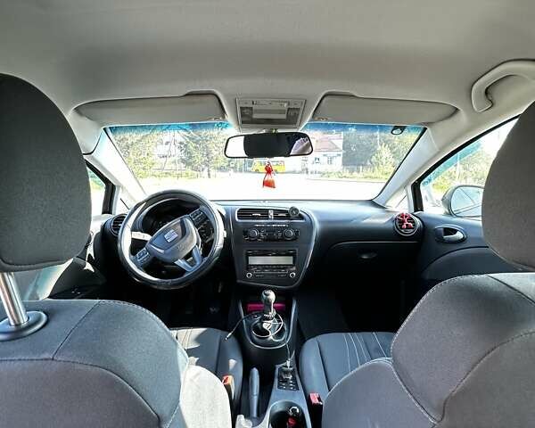 Сірий Сеат Leon, об'ємом двигуна 1.2 л та пробігом 212 тис. км за 5699 $, фото 4 на Automoto.ua