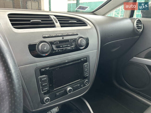 Серый Сеат Леон, объемом двигателя 1.8 л и пробегом 159 тыс. км за 8500 $, фото 28 на Automoto.ua