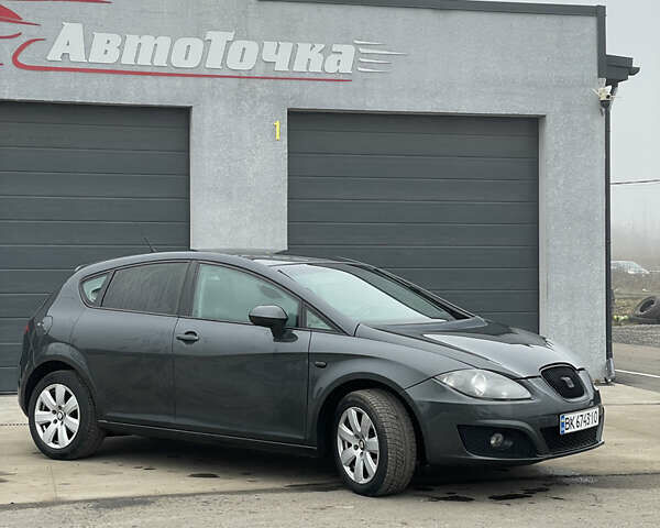 Серый Сеат Леон, объемом двигателя 1.39 л и пробегом 320 тыс. км за 6000 $, фото 3 на Automoto.ua