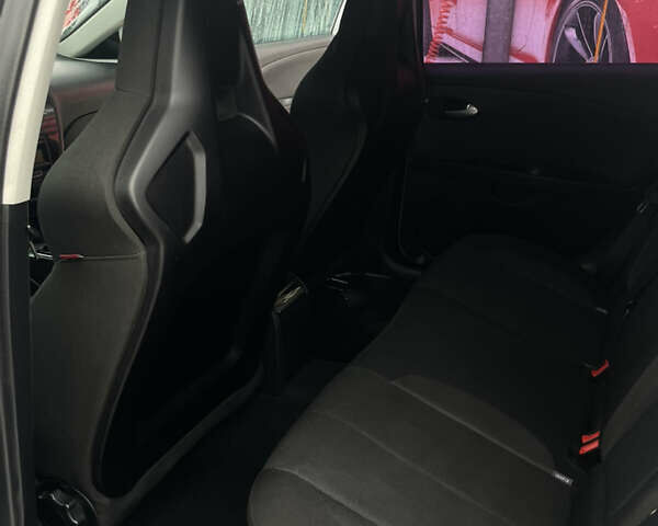 Сірий Сеат Leon, об'ємом двигуна 1.6 л та пробігом 290 тис. км за 5500 $, фото 3 на Automoto.ua