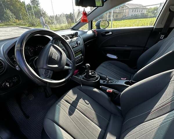 Серый Сеат Леон, объемом двигателя 1.2 л и пробегом 211 тыс. км за 5800 $, фото 4 на Automoto.ua