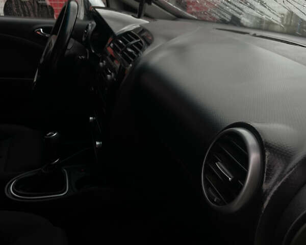 Сірий Сеат Leon, об'ємом двигуна 1.6 л та пробігом 290 тис. км за 5500 $, фото 6 на Automoto.ua