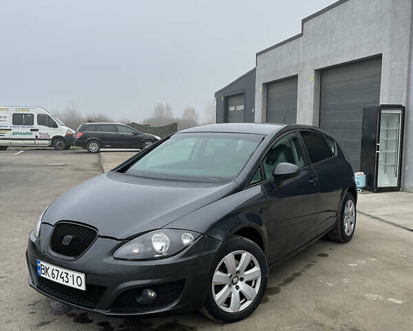 Серый Сеат Леон, объемом двигателя 1.39 л и пробегом 320 тыс. км за 6000 $, фото 9 на Automoto.ua