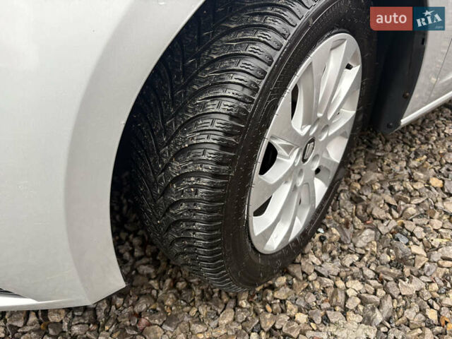 Серый Сеат Леон, объемом двигателя 2 л и пробегом 245 тыс. км за 9799 $, фото 15 на Automoto.ua