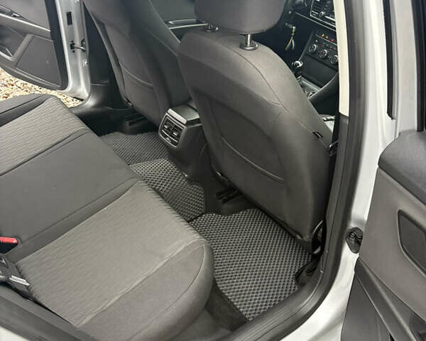 Серый Сеат Леон, объемом двигателя 2 л и пробегом 245 тыс. км за 9799 $, фото 18 на Automoto.ua