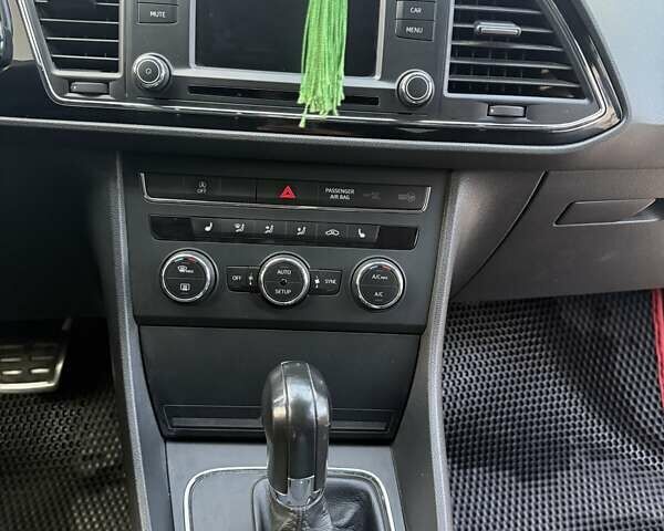 Серый Сеат Леон, объемом двигателя 1.2 л и пробегом 127 тыс. км за 9500 $, фото 2 на Automoto.ua