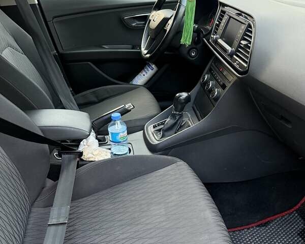 Серый Сеат Леон, объемом двигателя 1.2 л и пробегом 127 тыс. км за 9500 $, фото 3 на Automoto.ua