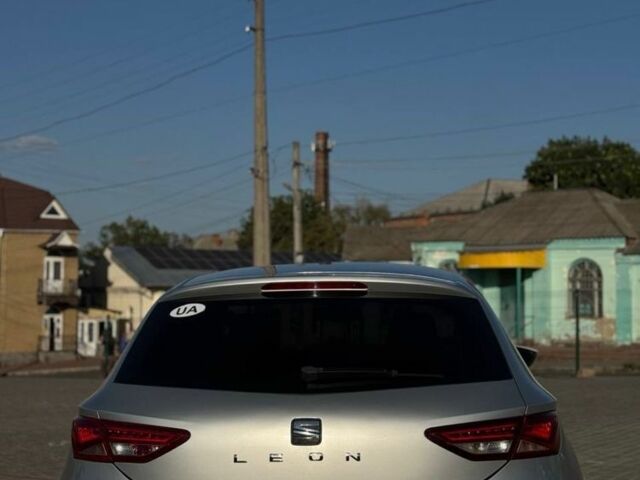 Сеат Леон 2014 в Первомайск на Automoto.ua Серый Сеат Леон, объемом двигателя 1.6 л и пробегом 250 тыс. км за 7400 $, фото 5 на Automoto.ua