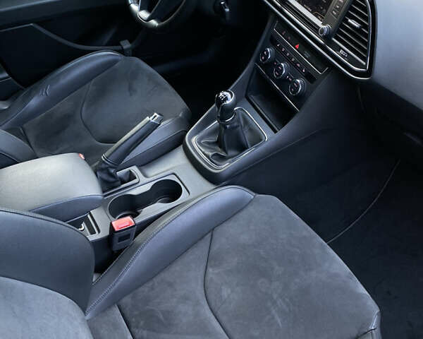 Сірий Сеат Leon, об'ємом двигуна 1.6 л та пробігом 260 тис. км за 10000 $, фото 27 на Automoto.ua