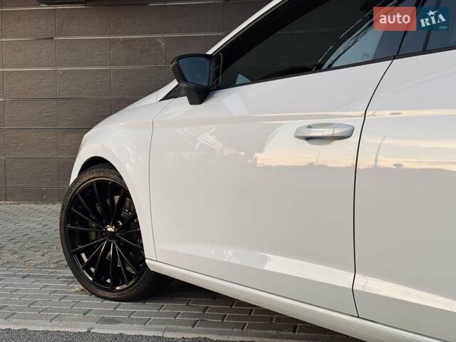 Серый Сеат Леон, объемом двигателя 2 л и пробегом 50 тыс. км за 21900 $, фото 14 на Automoto.ua