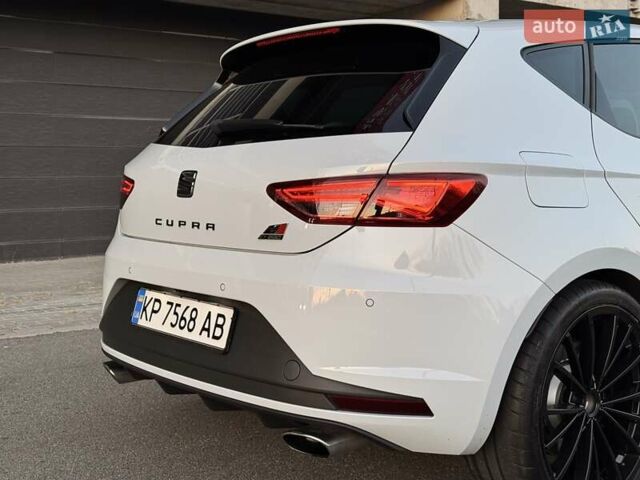 Серый Сеат Леон, объемом двигателя 2 л и пробегом 50 тыс. км за 21900 $, фото 21 на Automoto.ua