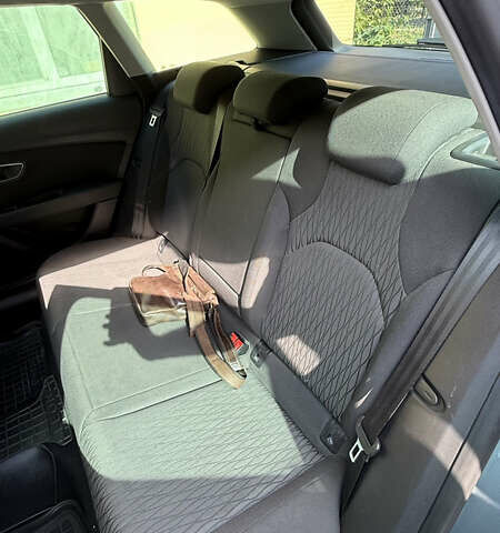 Сеат Леон 2014 в Новомосковске на Automoto.ua Серый Сеат Леон, объемом двигателя 1.6 л и пробегом 253 тыс. км за 10450 $, фото 11 на Automoto.ua