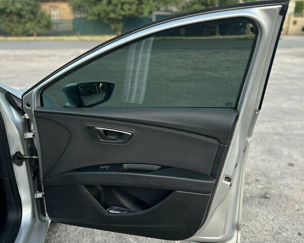 Сірий Сеат Leon, об'ємом двигуна 1.6 л та пробігом 250 тис. км за 11999 $, фото 13 на Automoto.ua
