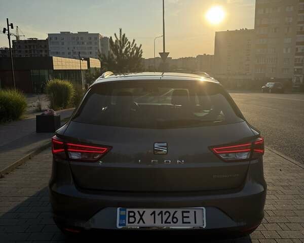 Сірий Сеат Leon, об'ємом двигуна 1.6 л та пробігом 250 тис. км за 10900 $, фото 4 на Automoto.ua