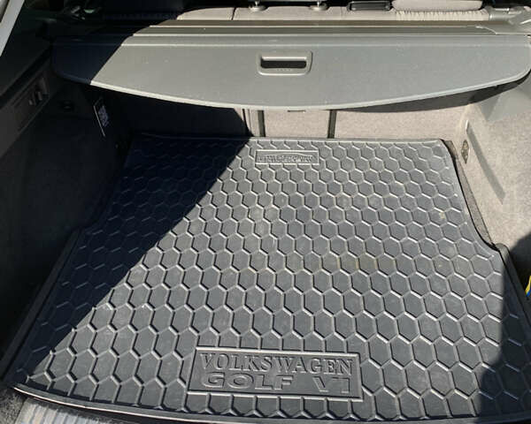 Сеат Леон 2014 в Тульчине на Automoto.ua Серый Сеат Леон, объемом двигателя 2 л и пробегом 284 тыс. км за 10800 $, фото 14 на Automoto.ua