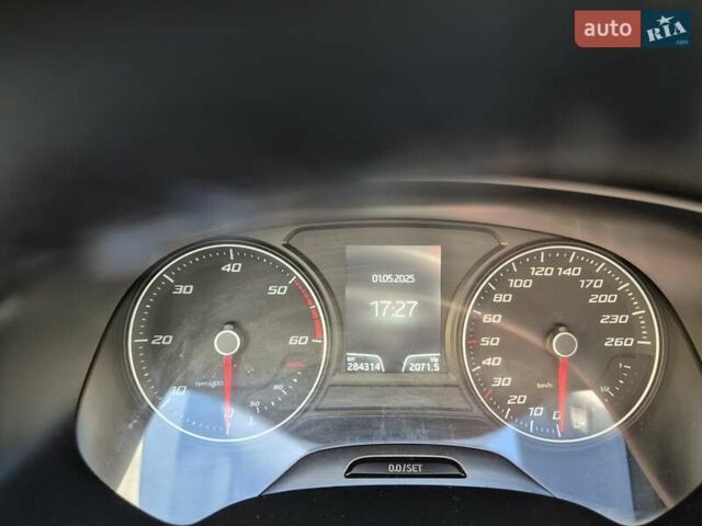 Сірий Сеат Leon, об'ємом двигуна 1.97 л та пробігом 284 тис. км за 9400 $, фото 5 на Automoto.ua
