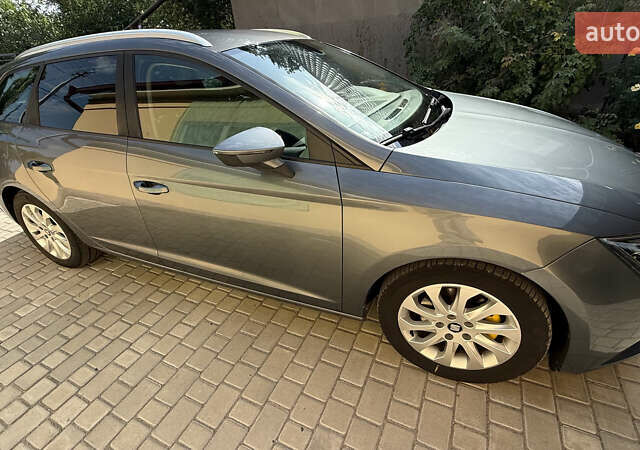 Сеат Леон 2014 в Новомосковске на Automoto.ua Серый Сеат Леон, объемом двигателя 1.6 л и пробегом 253 тыс. км за 10450 $, фото 2 на Automoto.ua