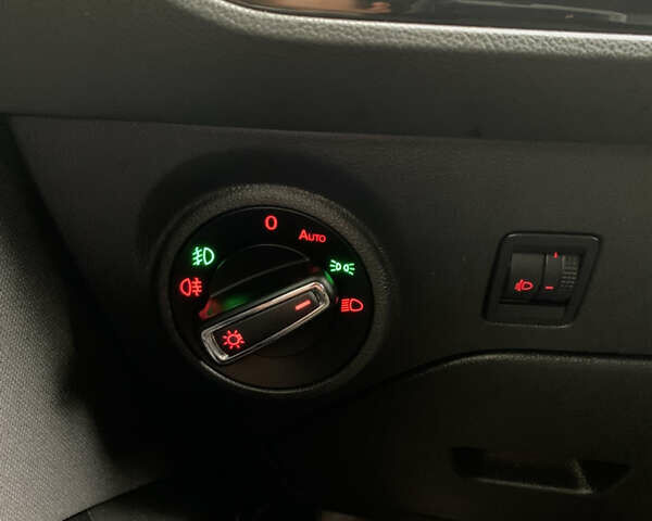 Серый Сеат Леон, объемом двигателя 2 л и пробегом 285 тыс. км за 10600 $, фото 14 на Automoto.ua