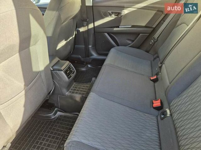 Сірий Сеат Leon, об'ємом двигуна 1.97 л та пробігом 284 тис. км за 9400 $, фото 4 на Automoto.ua