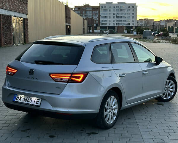 Сірий Сеат Leon, об'ємом двигуна 1.6 л та пробігом 226 тис. км за 12000 $, фото 4 на Automoto.ua