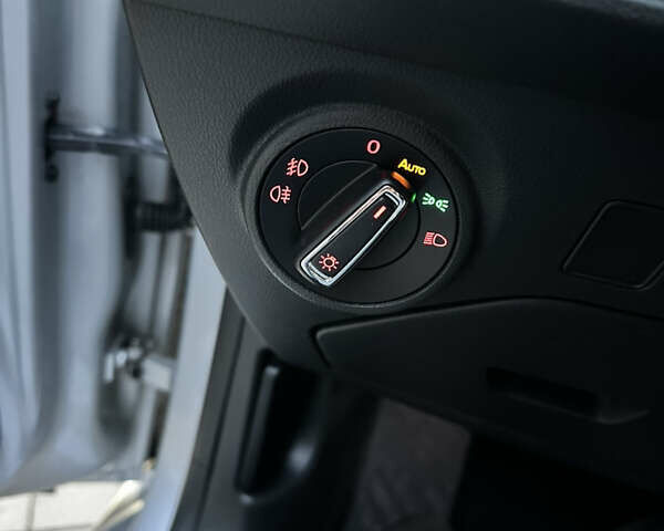 Сірий Сеат Leon, об'ємом двигуна 1.6 л та пробігом 226 тис. км за 12000 $, фото 12 на Automoto.ua