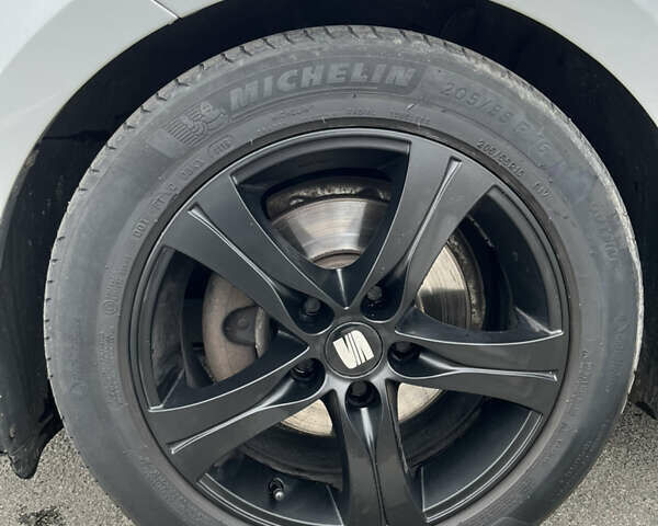 Сірий Сеат Leon, об'ємом двигуна 1.6 л та пробігом 189 тис. км за 10500 $, фото 13 на Automoto.ua