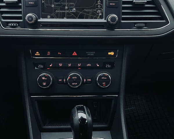 Серый Сеат Леон, объемом двигателя 1.97 л и пробегом 237 тыс. км за 12500 $, фото 8 на Automoto.ua