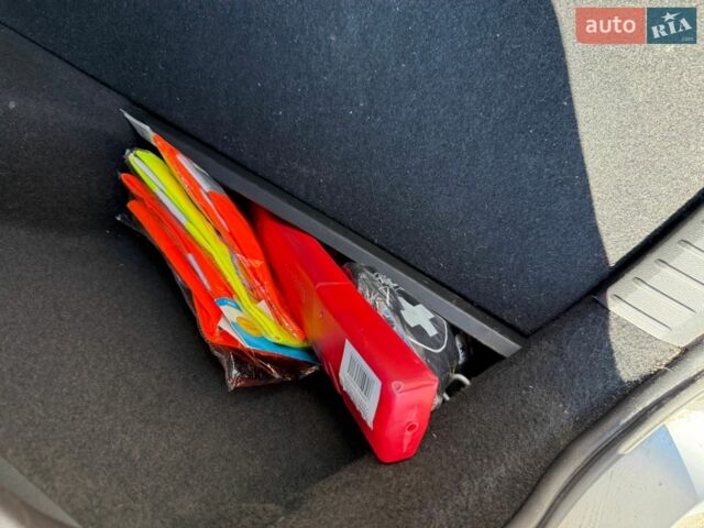 Сірий Сеат Leon, об'ємом двигуна 1.6 л та пробігом 240 тис. км за 9979 $, фото 26 на Automoto.ua