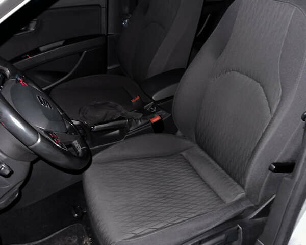 Серый Сеат Леон, объемом двигателя 1.6 л и пробегом 258 тыс. км за 11000 $, фото 8 на Automoto.ua