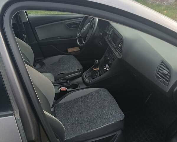 Серый Сеат Леон, объемом двигателя 1.6 л и пробегом 260 тыс. км за 11500 $, фото 4 на Automoto.ua