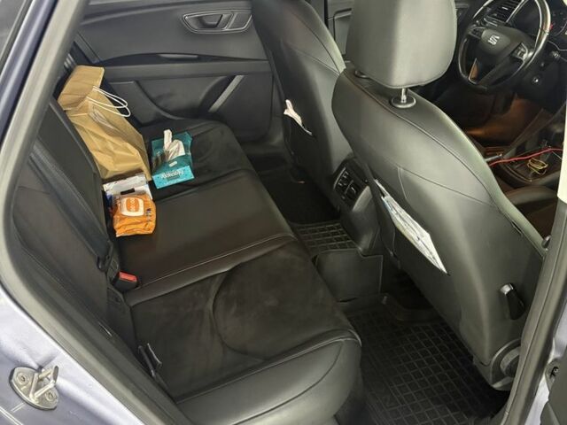 Серый Сеат Леон, объемом двигателя 2 л и пробегом 180 тыс. км за 12000 $, фото 2 на Automoto.ua