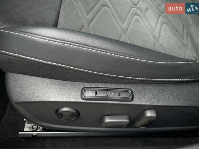 Сеат Леон 2022 в Мукачеве на Automoto.ua Серый Сеат Леон, объемом двигателя 1.97 л и пробегом 185 тыс. км за 19900 $, фото 42 на Automoto.ua