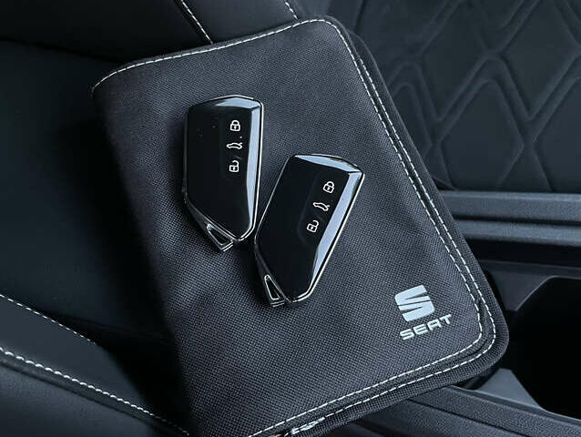 Сеат Леон 2022 в Мукачеве на Automoto.ua Серый Сеат Леон, объемом двигателя 1.97 л и пробегом 185 тыс. км за 19900 $, фото 38 на Automoto.ua