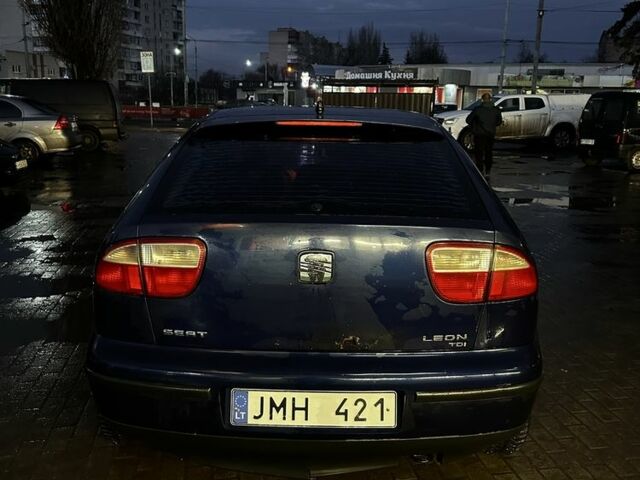 Синий Сеат Леон, объемом двигателя 1.9 л и пробегом 370 тыс. км за 1775 $, фото 3 на Automoto.ua