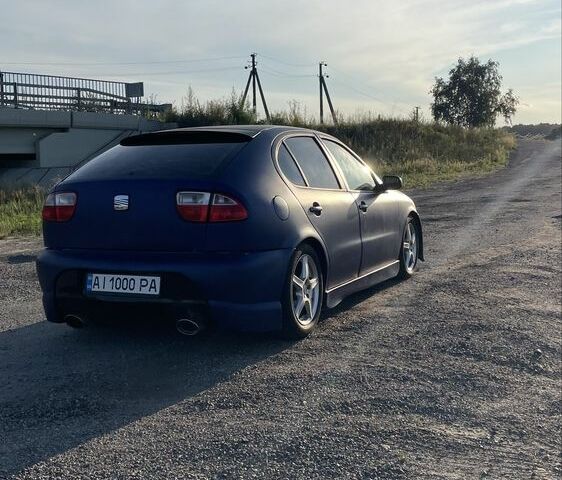 Синий Сеат Леон, объемом двигателя 1.8 л и пробегом 259 тыс. км за 5500 $, фото 3 на Automoto.ua