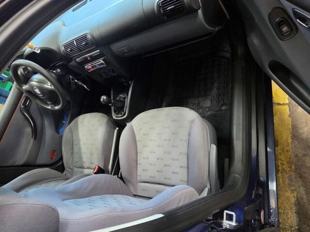 Синий Сеат Леон, объемом двигателя 1.6 л и пробегом 250 тыс. км за 3400 $, фото 5 на Automoto.ua