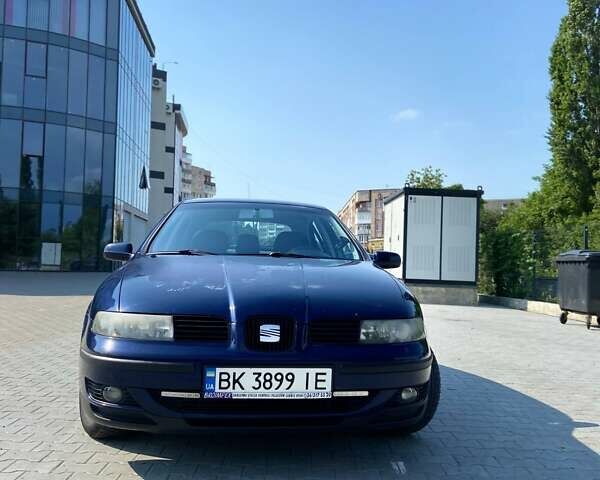 Синий Сеат Леон, объемом двигателя 1.6 л и пробегом 347 тыс. км за 4000 $, фото 1 на Automoto.ua