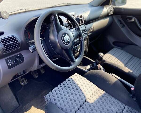 Синий Сеат Леон, объемом двигателя 1.6 л и пробегом 347 тыс. км за 4000 $, фото 8 на Automoto.ua