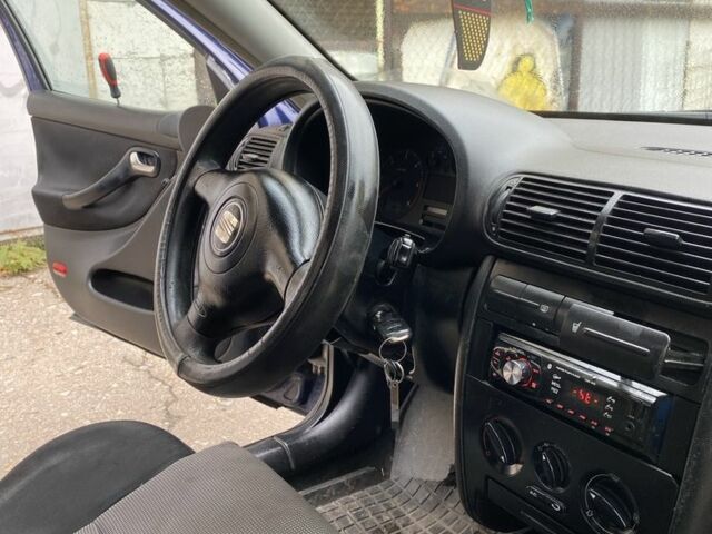 Синій Сеат Leon, об'ємом двигуна 1.9 л та пробігом 256 тис. км за 1350 $, фото 9 на Automoto.ua
