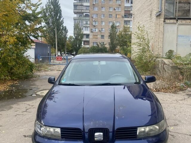 Синій Сеат Leon, об'ємом двигуна 1.9 л та пробігом 256 тис. км за 1350 $, фото 1 на Automoto.ua