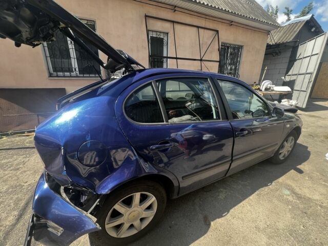 Синий Сеат Леон, объемом двигателя 0 л и пробегом 150 тыс. км за 1500 $, фото 4 на Automoto.ua