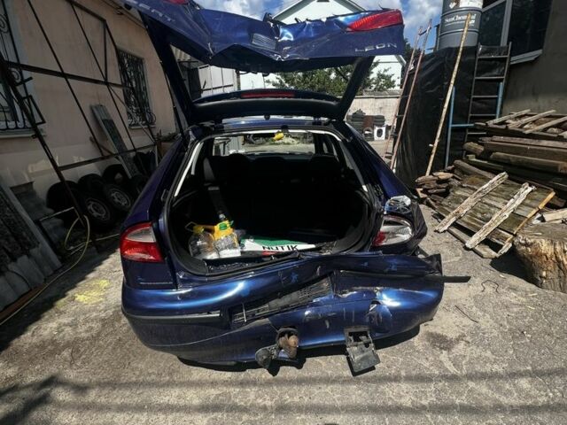 Синий Сеат Леон, объемом двигателя 0 л и пробегом 150 тыс. км за 1500 $, фото 3 на Automoto.ua