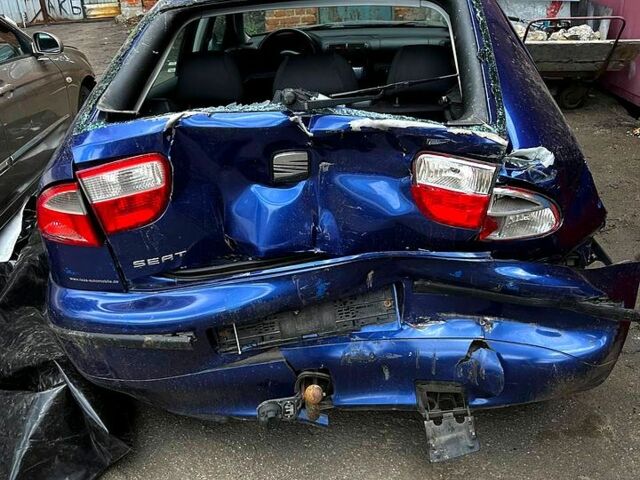 Синий Сеат Леон, объемом двигателя 1.6 л и пробегом 190 тыс. км за 1200 $, фото 3 на Automoto.ua