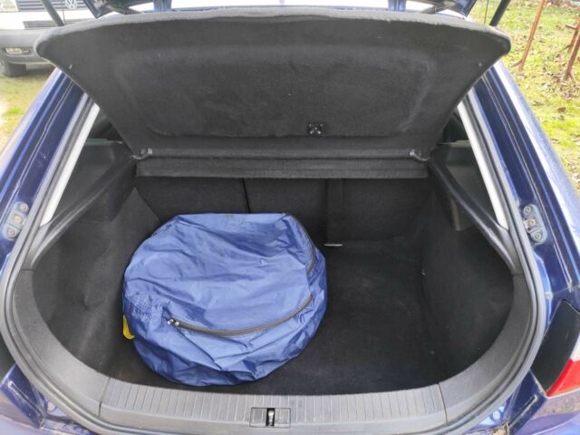 Синий Сеат Леон, объемом двигателя 1.6 л и пробегом 300 тыс. км за 3650 $, фото 5 на Automoto.ua